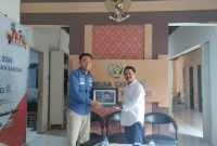 -SILATURAHMI- Silaturahmi Area Manager Communication, Relations & Corporate Social Responsibility (CSR) Regional Jawa Tengah PT Pertamina Patra Niaga, Taufiq Kurniawanz bersama tim di Gedung Pers Jateng, Kamis (16/1/2025). Foto : Dok.Pertamina