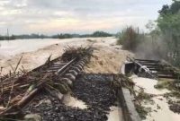 Update perkembangan penanganan banjir yang terjadi di Km 32+5/7 antara Stasiun Gubug - Stasiun Karangjati, Kabupaten Grobogan. Foto : Dok.KAI