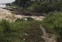 Update perkembangan penanganan banjir yang terjadi di Km 32+5/7 antara Stasiun Gubug - Stasiun Karangjati, Kabupaten Grobogan. Foto : Dok.KAI