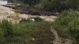 Update perkembangan penanganan banjir yang terjadi di Km 32+5/7 antara Stasiun Gubug - Stasiun Karangjati, Kabupaten Grobogan. Foto : Dok.KAI