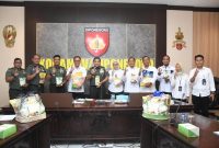 Perum BULOG Wilayah Jawa Tengah dan Perum BULOG Wilayah DIY, menggandeng Kodam IV/Diponegoro untuk optimalisasi penyerapan gabah beras petani, yang diawali dengan audiensi jajaran manajemen BULOG pada Rabu (22/1/2025), di Kodam IV/Diponegoro. Foto : Dok.BULOG