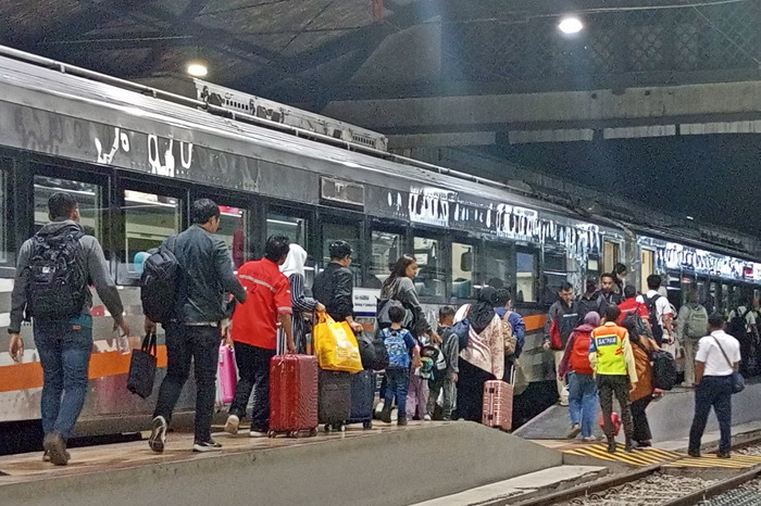 Dua hari masa Long Weekend, KAI Daop 4 Semarang kedatangan 47.000 penumpang dari berbagai daerah. Foto : Dok.KAI
