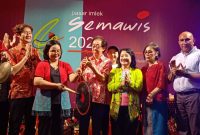 Direktur PT Industri Jamu dan Farmasi Sido Muncul Tbk, Irwan Hidayat hadiri penutupan Pasar Imlek Semawis 2025 di kawasan Pecinan, Semarang. Foto : Dok.Sidomuncul