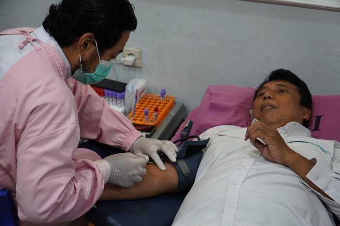 Memperingati Tahun Baru Imlek sekaligus menjadi rangkaian Bulan K3 Nasional tahun 2025, PT PLN (Persero) Unit Unit Pelaksana Pengatur (UP2D) Jawa Tengah & D.I Yogyakarta gelar kegiatan bakti sosial donor darah Senin (3/2/2025). Foto : Dok.PLN