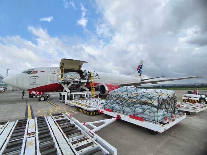 Bandara Jenderal Ahmad Yani Semarang resmi melayani rute penerbangan kargo dengan rute Semarang – Makassar (SRG - UPG) yang dioperasikan oleh Maskapai Kargo Airnesia. Foto : Dok.Bandara/metrojateng.id