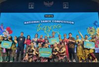-PEMENANG- Jajaran manajemen iForte berfoto bersama para pemenang iForte National Dance Competition Regional Semarang kategori mahasiswa. Foto : Dok.iForte/metrojateng.id