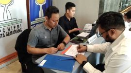 -MENDAFTAR- Salah satu pengusaha muda Semarang, M. Sunarmadi, melakukan pendaftaran sebagai bakal calon Ketua Umum HIPMI Kota Semarang, Jumat (21/2/2025), di Sekretariat Oaktree Hotel Semarang. Foto : Dok.HIPMI/metrojateng.id