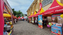 -MEGENGAN- Biskuit Kokola mendukung acara Megengan 2025 dengan menyediakan tenda untuk UMKM, sekaligus mengenalkan produk Kokola untuk menyambut Bulan Suci Ramadhan dan Idul Fitri. Foto : Dok.Kokola/metrojateng.id