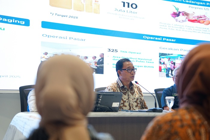 -KONFERENSI PERS- Direktur Utama ID FOOD Sis Apik Wijayanto menghadiri Konferensi Pers Ketersediaan Stok dan Stabilitas Harga Pangan Selama Ramadan dan Idulfitri, Kamis, (27/2/2025), di Kementerian BUMN, Jakarta. Foto : Dok.IDFOOD/metrojateng.id