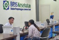 KEMUDAHAN - Peserta JKN tengah mendapatkan layanan kesehatan dari petugas di FKTP . (ist/tya)