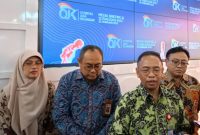 STABIL - Kepala OJK Provinsi Jawa Tengah – Sumarjono, saat memberikan keterangan kondisi perbankan di Jawa Tengah  yang stabil dan bertumbuh. (tya)