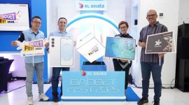 -GADGET FEST- (kika) Group Head Indirect Channel Management XL Axiata, Junius Khoestadi; Group Head Direct Channel Management XL Axiata, Muhamad Novan Adilandy; Head B2C Operator Erafone, Diana Maretra Sevi; EVP of Enterprise, Operator & PPOB Erajaya Digital, Theodorus Agung Wijanarko; foto bersama usai melakukan prosesi Launching Gadget Fest 2025 di XL Center Central Park Mall Jakarta, Jumat (28/2/2025). Foto : Dok.XL/metrojateng.id