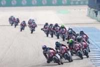 -PEBALAP ASTRA HONDA- Sempat Pimpin Balapan, Pebalap Astra Honda Melaju Kencang di ATC Buriram. Foto : Dok.AHM/metrojateng.id