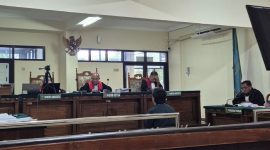 -VONIS- Terdakwa pelaku pidana bidang perpajakan berinisial HP dijatuhi vonis oleh Pengadilan Negeri Semarang melalui sidang Majelis Hakim pada tanggal 24 Februari 2025 di Semarang, Senin (24/2/2025). Foto : Dok.Pajak/metrojateng.id