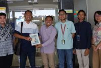 -PAPARAN PROGRAM- Tim Akselerasi PKK, BKOW, Posyandu, dan Dekranasda Jateng berfoto bersama setelah paparan program di Pertamina. Foto : Dok.PKK/metrojateng.id