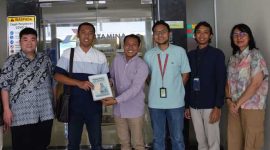 -PAPARAN PROGRAM- Tim Akselerasi PKK, BKOW, Posyandu, dan Dekranasda Jateng berfoto bersama setelah paparan program di Pertamina. Foto : Dok.PKK/metrojateng.id