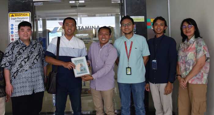 -PAPARAN PROGRAM- Tim Akselerasi PKK, BKOW, Posyandu, dan Dekranasda Jateng berfoto bersama setelah paparan program di Pertamina. Foto : Dok.PKK/metrojateng.id