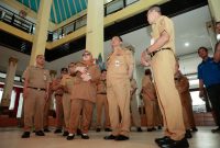 -KUNJUNGAN- Gubernur Jawa Tengah, Ahmad Luthfi meninjau Gedung Badan Koordinasi Wilayah (Bakorwil) II Surakarta yang terletak di Jalan Slamet Riyadi, Kota Surakarta pada Senin, 10 Maret 2025. Foto : Dok.Pemprov/metrojateng.id