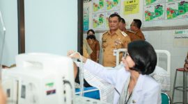 -KUNJUNGAN KERJA- Gubernur Jawa Tengah, Ahmad Luthfi kunjungi Desa Bulurejo, Kecamatan Gondangrejo dan Desa Alastuwo, Kecamatan Kebakramat, Kabupaten Karanganyar pada Senin, 10 Maret 2025 dalam rangka meninjau fasilitas Pelayanan Publik dan Kesehatan Desa. Foto : Dok.Pemprov/metrojateng.id