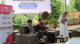 -SANTRI NGONTEN- Smartfren gelar program #RamadanPenuhBerkah yang kegiatannya adalah Santri Ngonten yang merupakan kegiatan pelatihan dan peningkatan literasi digital khusus untuk pelajar atau santri, serta promo diskon kuota hingga 50% untuk seluruh pelanggan. Foto : Dok.Smartfren/metrojateng.id