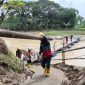 -SIGAP- Petugas PLN sigap pulihkan kelistrikan 100% di wilayah terdampak banjir akibat tanggul jebol di Grobogan. Foto : Dok.PLN/metrojateng.id