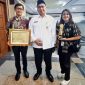 -PENGHARGAAN- PT Industri Jamu Dan Farmasi Sido Muncul Tbk. memperoleh penghargaan Corporate Social Responsibility (CSR) Award 2024 dari Pemerintah Provinsi Jawa Tengah, yang diserahkan langsung oleh Wakil Gubernur Jawa Tengah, Taj Yasin Maimoen, Rabu (12/3/2025), di Gedung Gradhika Bhakti Praja, kompleks Kantor Gubernur Jawa Tengah. Foto : Dok.SidoMuncul/metrojateng.id