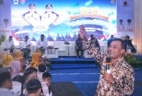 -NGOPFI- Gubernur Jawa Tengah Ahmad Luthfi saat di acara Ngopi Bareng Pak Luthfi (Ngopfi) yang digelar di Garasi Alat Berat PT Elcander Duta Sarana (EDS), Desa Karangkandri, Kecamatan Kesugihan, Kabupaten Cilacap, Rabu (12/03/2025). Foto : Dok.Pemprov/metrojateng.id