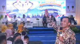 -NGOPFI- Gubernur Jawa Tengah Ahmad Luthfi saat di acara Ngopi Bareng Pak Luthfi (Ngopfi) yang digelar di Garasi Alat Berat PT Elcander Duta Sarana (EDS), Desa Karangkandri, Kecamatan Kesugihan, Kabupaten Cilacap, Rabu (12/03/2025). Foto : Dok.Pemprov/metrojateng.id