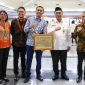 -PENGHARGAAN- Pertamina Patra Niaga kembali menjadi Badan Usaha Milik Negara (BUMN) Terbaik 1 sebagai pelaksana program Tanggung Jawab Sosial dan Lingkungan (TJSL) atau Corporate Social Responsibility (CSR) di Jawa Tengah dalam ajang penganugerahaan CSR Award Jawa Tengah pada Rabu (12/3/2025) di Gedung Gradhika Bhakti Praja, kota Semarang. Foto : Dok.Pertamina/metrojateng.id