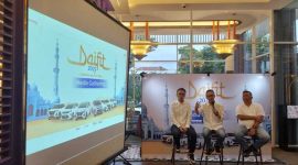 -PROGRAM DAIFIT- Budhy Lau - Kepala Wilayah Astra Daihatsu Jateng, DIY, Bali & Nusa Tenggara (tengah); Dodik Priambodo - Kepala Cabang Astra Daihatsu Semarang (kiri); dan Andi Widiyastono - Area Service Head Jateng, DIY, Bali & Nusa Tenggara (kanan); saat memaparkan program DAIFIT 2025, Rabu (12/3/2025). Foto : Dok.Daihatsu/metrojateng.id
