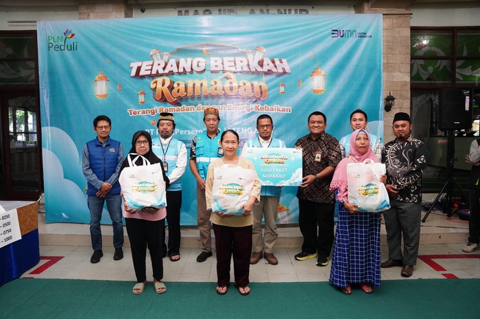 -TERANG BERKAH RAMADHAN- PLN melalui program Terang Berkah Ramadhan ini menyediakan 1.000 paket sembako yang diperuntukkan bagi masyarakat kurang mampu serta tenaga alih daya PLN Group di Kota Semarang. Foto : Dok.PLN/metrojateng.id