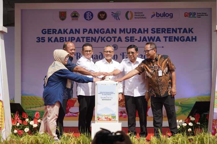 -GPM SERENTAK- Tim Pengendalian Inflasi Daerah (TPID) Provinsi Jawa Tengah dan TPID Kota Semarang, Kamis (20/3/2025) menggelar Gerakan Pangan Murah (GPM) Serentak, di halaman Kantor Kecamatan Mijen, Kota Semarang. Foto : Dok.TPID/metrojateng.id