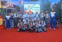 -SAFETY RIDING LABS- Evaluasi praktek kegiatan Safety Riding Learning Siswa SMKN1 Bulakamba oleh Instruktur Safety Riding Astra Motor Jateng. Foto : Dok.Honda/metrojateng.id