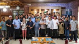 Kemitraan - Media Jateng bersama jajaran manajemen Fiesta dan Pengurus PWI Jateng melakukan foto bersama usai berbuka bersama , Jumat (7/3/2025). (ist/tya)