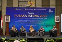 DISKUSI - Road to Forum PUSAKA Jateng yang diinisiasi BI Jateng melakukan diskusi bersama Sekretaris Daerah Provinsi Jawa Tengah yang diwakili oleh Asisten Ekonomi dan Pembangunan Provinsi Jawa Tengah, Dr.A.P.Ir. Sujarwanto Dwiatmoko, M.Si, Kepala Perwakilan Bank Indonesia Provinsi Jawa Tengah, Rahmat Dwisaputra, dan Wakil Ketua I ISEI Cabang Semarang Koordinator Jawa Tengah, Prof. Dr. Sucihatiningsih Dian WP, M.Si.(ist/RedMetrojateng)