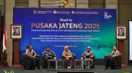 DISKUSI - Road to Forum PUSAKA Jateng yang diinisiasi BI Jateng melakukan diskusi bersama Sekretaris Daerah Provinsi Jawa Tengah yang diwakili oleh Asisten Ekonomi dan Pembangunan Provinsi Jawa Tengah, Dr.A.P.Ir. Sujarwanto Dwiatmoko, M.Si, Kepala Perwakilan Bank Indonesia Provinsi Jawa Tengah, Rahmat Dwisaputra, dan Wakil Ketua I ISEI Cabang Semarang Koordinator Jawa Tengah, Prof. Dr. Sucihatiningsih Dian WP, M.Si.(ist/RedMetrojateng)