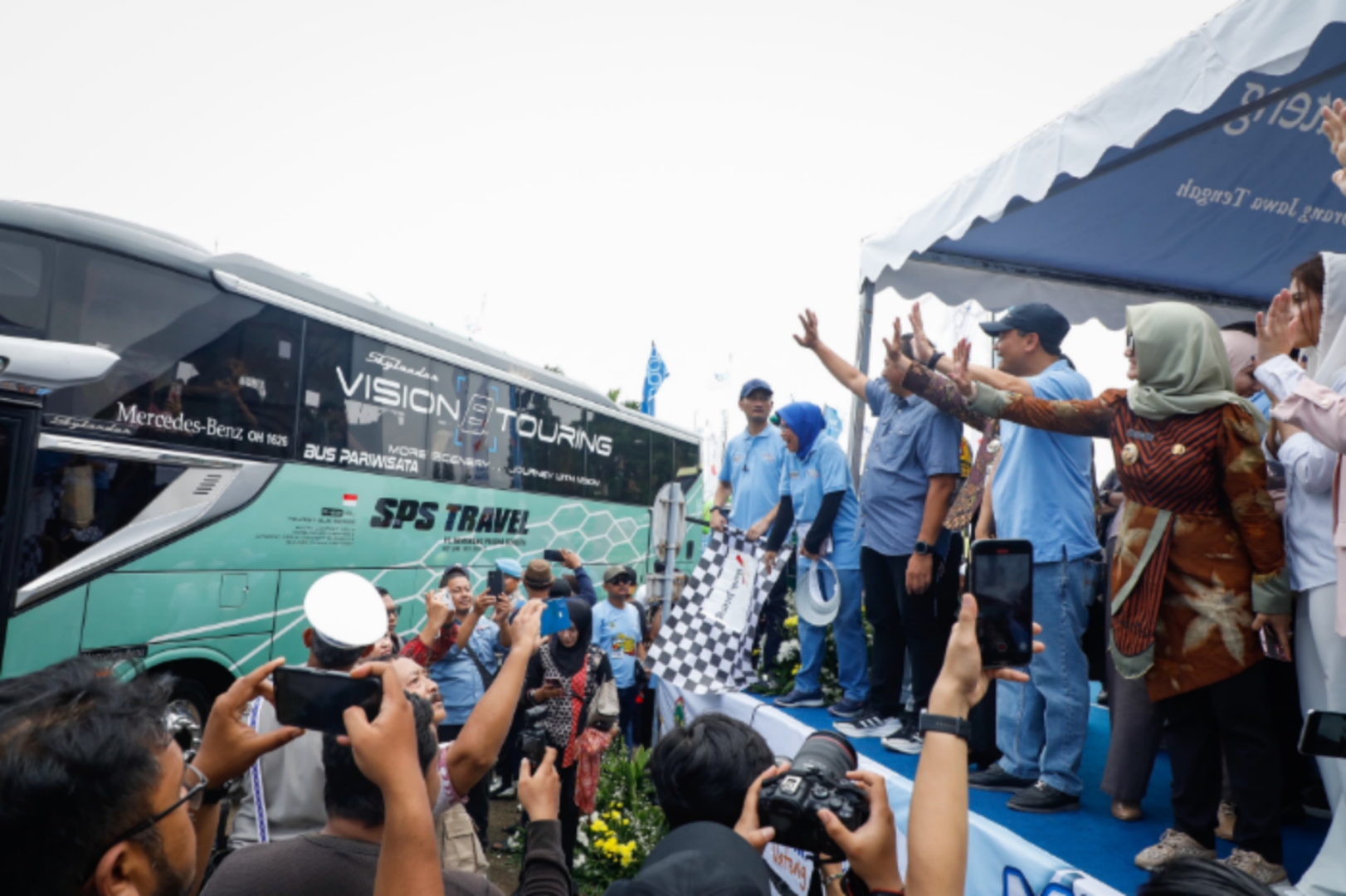 Gubernur Jateng Lepas 311 Bus, Berangkatkan 14 Ribu Pemudik Gratis ...