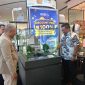 STAND PAMERAN - Ketua DPD REI Jateng Harmawan Mardiyantto mengunjungi stand pameran REI Expo II di Queen City Mal. (tya)