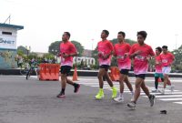FUN  RUN - Ratusan pelari ramaikan Smartfren Fun Run 2025 di Purwokerto. (ist/tya)
