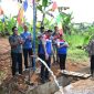 AIR BERSIH - Catur Dermawan, Direktur Finance & Business Support PT Pertamina Lubricants, saat meresmikan symur bor di desa Bandingan Kabupaten Banjarnegara. (ist/Tya)