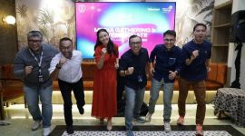 - DIGILAND- (Kiri ke Kanan) Ketua Pelaksana Digiland 2025, Averyadi Setiawan; VP Brand & Marketing Communication Telkomsel, Abdullah Fahmi; Penggiat Olahraga Lari, Melanie Putria; VP Corporate Communication Telkom, Andri Herawan Sasoko; Sekretaris Jenderal PB PASI, Tigor Tanjung; dan Penggiat Olahraga Lari, Luthfi Go. Foto : Dok.Telkom/metrojateng.id