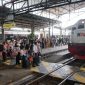- PENUMPANG- Penumpang kereta api memadati stasiun - stasiun di wilayah KAI Daop 4 Semarang selama masa lebaran. Foto : Dok.Daop4/metrojateng.id