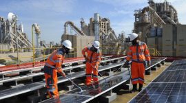 - PANEL SURYA- Fasilitas panel surya di area rooftop raw mill Tuban 1, Pabrik Tuban, Jawa Timur, sebagai upaya menerapkan prinsip pembangunan berkelanjutan untuk mencapai target dekarbonisasi. Foto : Dok.SIG/metrojateng.id