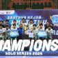Juara PIALA by.U - Para juara turnamen Futsal Piala by.U tampak bahagia saat menerima hadiah atas kerja keras timnya . (Ist/Tya)