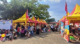 - HADIR DI PURWOREJO- Memeriahkan HUT ke-50, PO Sumber Alam bekerja sama dengan Biskuit Kokola mengadakan acara pesta rakyat di Sumber Adventure Centre, Minggu (25/5/2025). Foto : Dok.Kokola/metrojateng.id