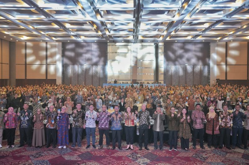 JAGA DISTRIBUSI - Direktur Utama PGN Arief S. Handoko dalam Customer Business Forum dengan pelanggan industri di wilayah SOR II pada Selasa (24/6/2025) untuk menjaga keberlanjutan distribusi gas ke Industri. (ist)