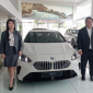 MELUNCUR - Ahmad Rifai, branch manager Semarang, saat peluncuran BMW X3 dan BMW seri 2 Gran Coupé, di dealer BMW Semarang. (tya)