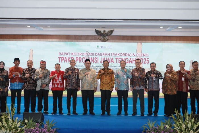 - TPKAD- Otoritas Jasa Keuangan Provinsi Jawa Tengah beserta seluruh instansi/lembaga yang tergabung dalam Tim Percepatan Akses Keuangan Daerah Provinsi Daerah (TPAKD) Provinsi Jawa Tengah terus berkomitmen mendukung percepatan pembangunan di Jawa Tengah. Foto : Dok.Humas/metrojateng.id