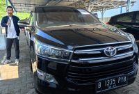 LELANG - Tan Hung Pau, Regional Operation Head Area Jawa JBA Indonesia, saat memberikan penjelasan proses lelang yang dilakukan PT JBA, Rabu (2/7/2025) di kantornya jalan Ngalian Semarang. (tya)