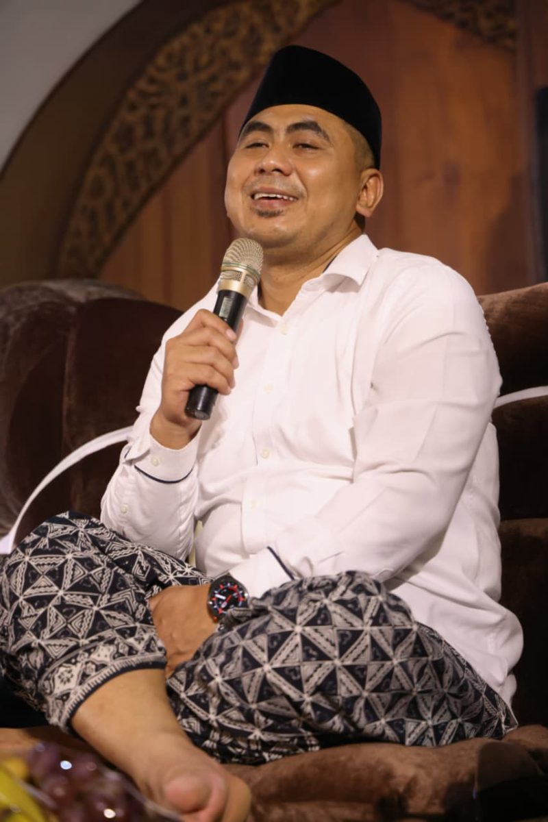 Wakil Gubernur Jawa Tengah, Tah Yasin Maimoen atau Gus Yasin saat hadir di acara peringatan Maulid Al-Barzanji Jamuri (Jamaah Putri) Estafet 30 Hari Putaran ke-9 di Graha Setyowati, Gentan, Baki, Sukoharjo, Selasa 2 September 2025.